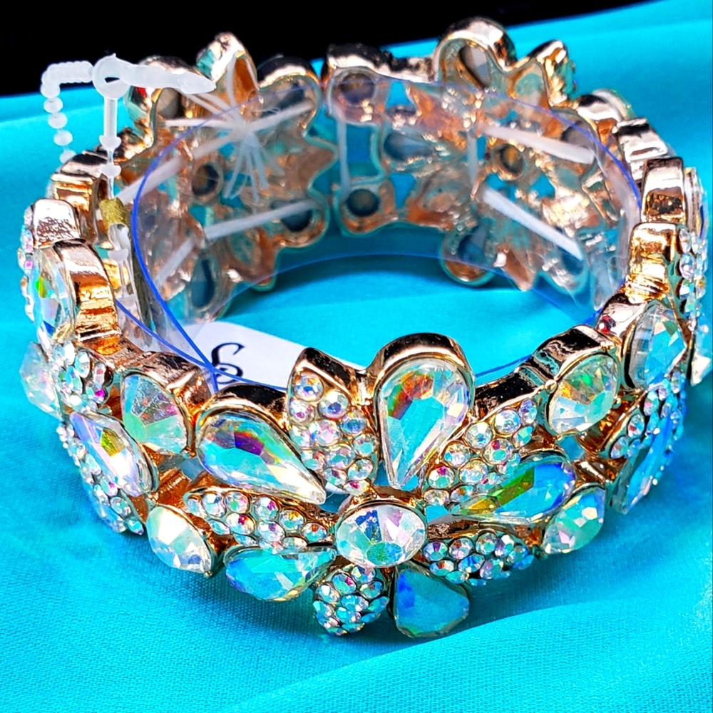 Stretch crystal bracelet